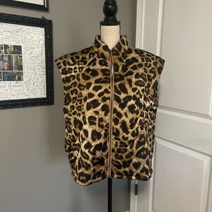 GORGEOUS NWT TCEC quilted leopard vest